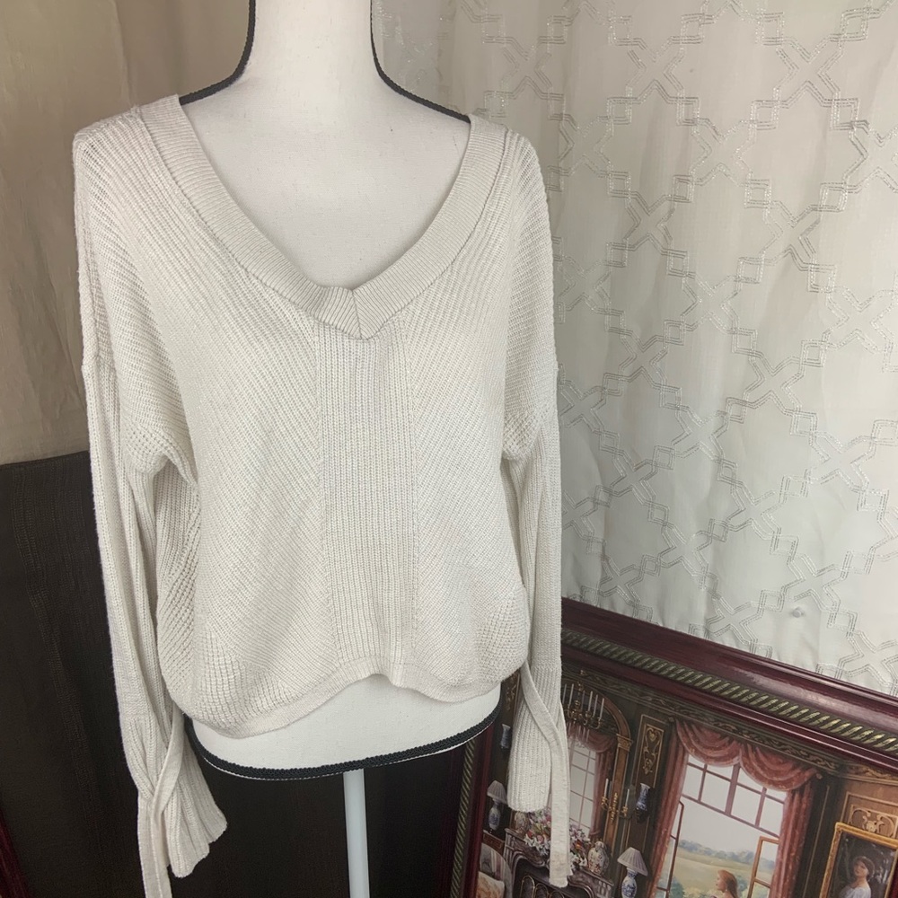 EXPRESS sweater V-neck for women good for winter
